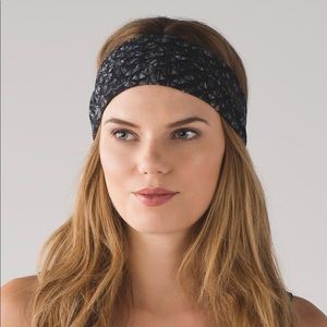 Lululemon Fringe Fighter Headband